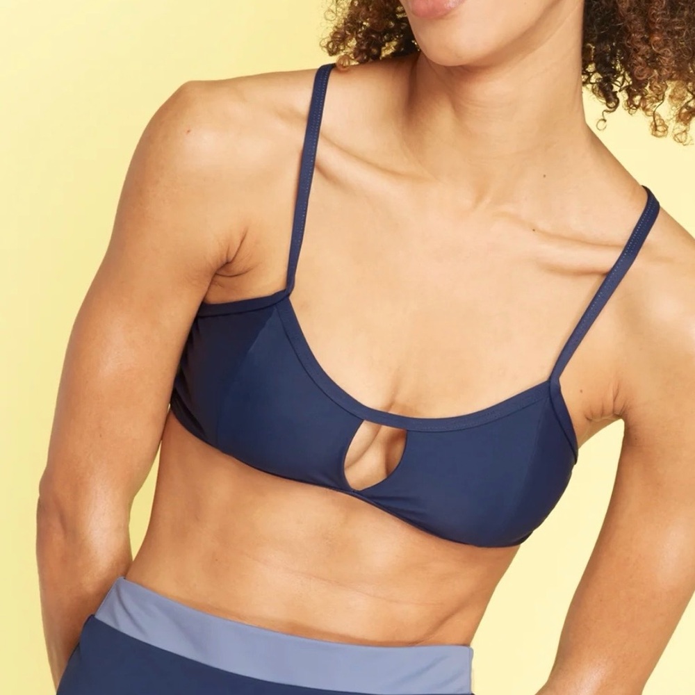 NWT Summersalt The High Dive Bikini Top in Deep Sea color Size 6